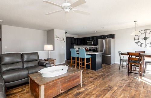 Waukee House | Spacious suburban ranch, pet friendly