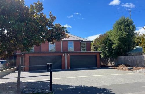 Upper Riccarton House | Spacious Suburban Hideaway