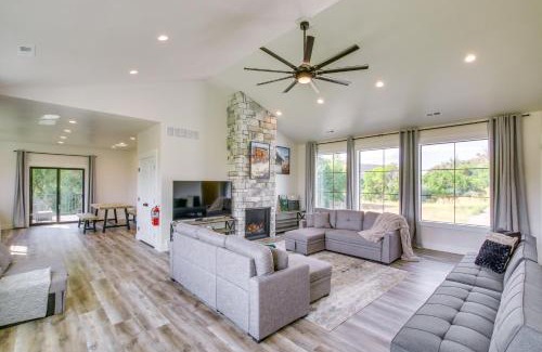 Preston House | Spacious Sugar Creek Lodge on Scenic Cub River!