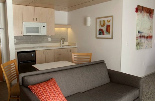 Ponderosa Park Apartment | Spacious Suite with Kitchen