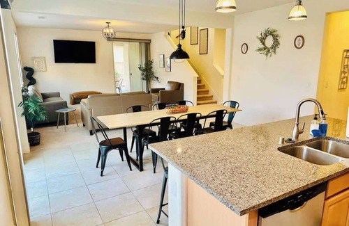 Reno House | Spacious Sun-Drenched Retreat/Sleeps 16