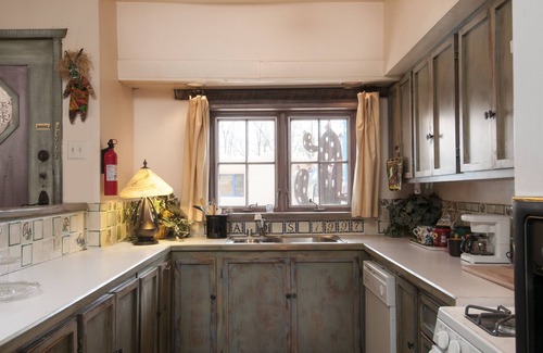 Taos House | Spacious, Sunlit Adobe Casita #8/B&B in the Heart of Historic Taos!