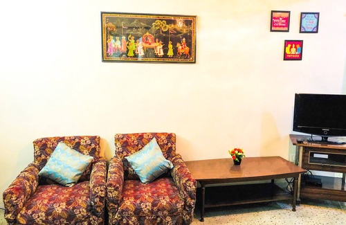 Ballygunge Apartment | Spacious, sunny, 3 bedroom apartment in the heart of the city