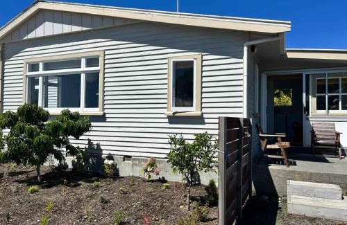 Kaikoura House | Spacious, Sunny and Warm Home in Kaikoura