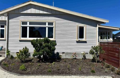 Kaikoura House | Spacious, Sunny and Warm Home in Kaikoura