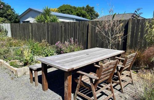 Kaikoura House | Spacious, Sunny and Warm Home in Kaikoura