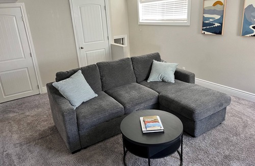 Sandy Apartment | Spacious, sunny, lower-level mother-in-law suite in convenient Sandy location