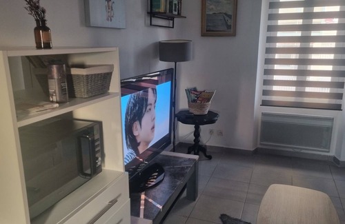 Port-de-Bouc Apartment | Spacious T2 Sea/Port 200m away with all comforts Fibre-Ideal for business travel or vacations