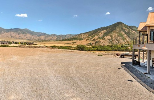 Tooele House | Spacious Tooele Unit with Sprawling Mtn Views!