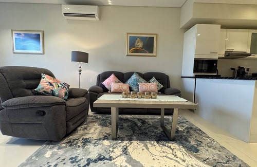 Salalah House | Spacious townhome with lagoon view with all amenities.
