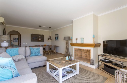 Carvoeiro House | Spacious townhouse for 8 with stunning sea views