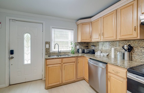 Triangle House | Spacious Triangle Townhome - Near Hiking & Golf!
