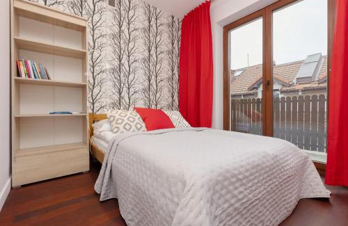 Wawer House | Spacious Two-Story 4-Bedroom House with Parking and Garden in Warsaw by Noclegi Renters