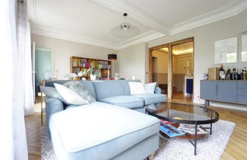 Quartier de la Folie-Mericourt Apartment | Spacious unoverlooked nest with open view