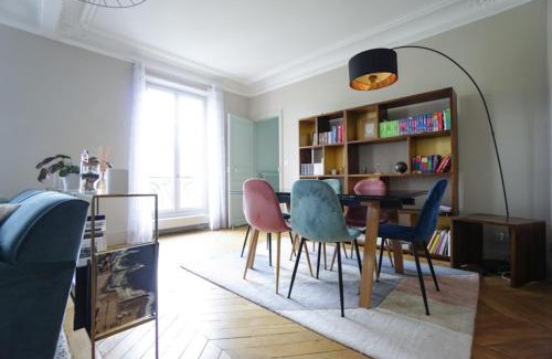 Quartier de la Folie-Mericourt Apartment | Spacious unoverlooked nest with open view