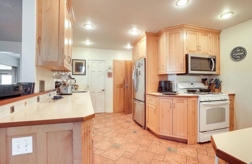Yellow Springs House | Spacious & Updated Farmhouse in Yellow Springs