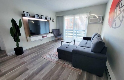 Canton Apartment | Spacious Upgraded Private HOF Apt - 7 minute walk