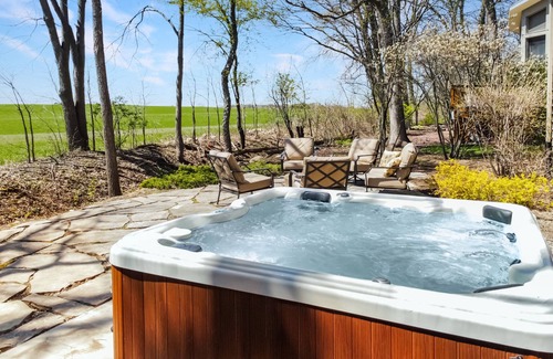 Fontana House | Spacious, family-friendly, and amenities galore!