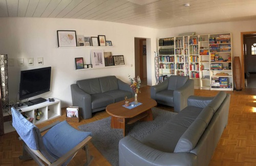 Woerrstadt Apartment | Spacious vacation apartment on the Kehlberg