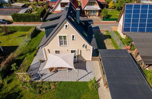 Muritz House | Spacious vacation home with a great garden, fireplace, close to the water and in a central location