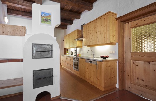 Oetz House | Spacious vacation home for 15 people with large terrace/garden.