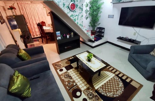Olongapo Apartment | Spacious Vacation House or Room Only, Olongapo city center.