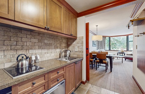 Olympic Valley Condo | Spacious valley-view ski-in/ski-out fireplace condo w/pool, hot tub & amenities