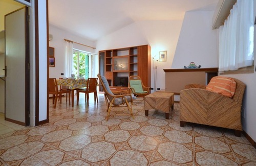 Lignano Riviera Villa | Spacious villa surrounded by lush greenery