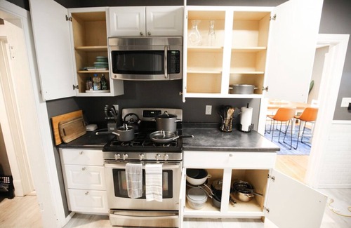 Northeast Minneapolis Arts District Apartment | Spacious Victorian 3BR Long Stays by Lux Life