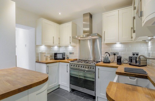 Lelant Cottage | Spacious Victorian villa with a substantial enclosed garden.