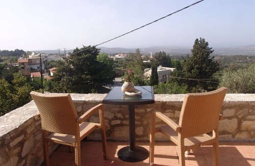 Margarites Villa | Spacious Villa in Margarites with Private Garden