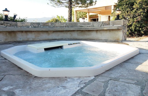Pareklisia House | Spacious Villa In Pareklisia - 3 Minutes To The Sea, Great Views And Jacuzzi