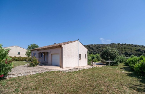 Roquebrun Villa | Spacious Villa in Roquebrun with Swimming Pool