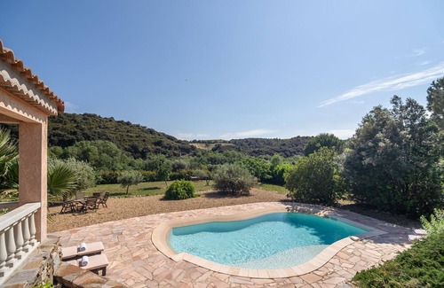 Roquebrun Villa | Spacious Villa in Roquebrun with Swimming Pool