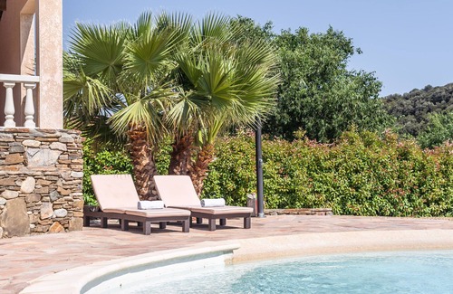 Roquebrun Villa | Spacious Villa in Roquebrun with Swimming Pool