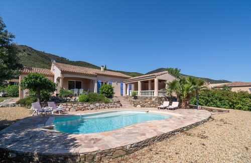 Roquebrun Villa | Spacious Villa in Roquebrun with Swimming Pool
