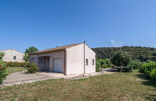 Roquebrun Villa | Spacious Villa in Roquebrun with Swimming Pool
