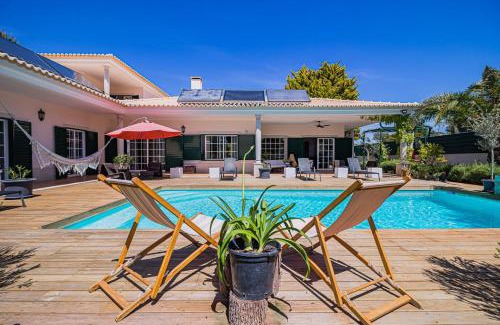 Fornos Villa | Spacious villa in Sesimbra with a private year-round pool