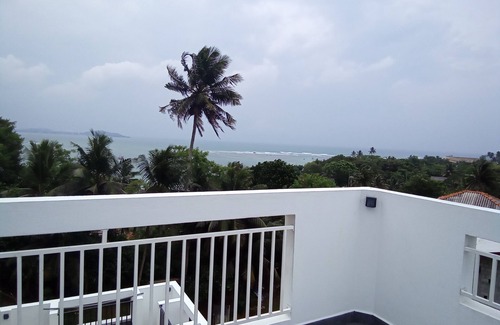 Weligama Villa | Spacious villa in Weligama w/swmpool, perfect for families, 5 min from the beach
