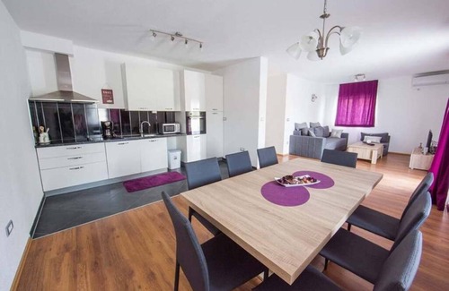 Podstrana Villa | Spacious Villa "La Famiglia" with private heated pool