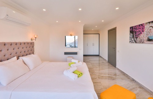 Antalya City Centre Villa | Spacious villa! perfect for holiday! Views over Kalkan. 5-10 walk to beach& Town