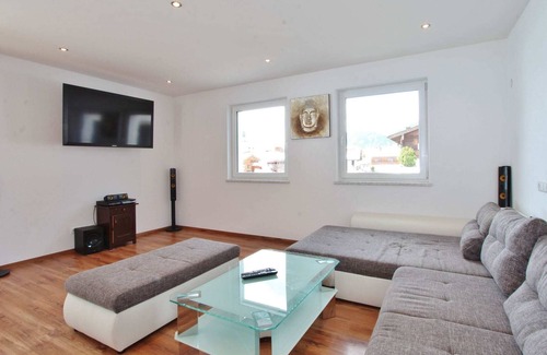 Hinterthiersee Villa | Spacious Villa with Garden in Hinterthiersee