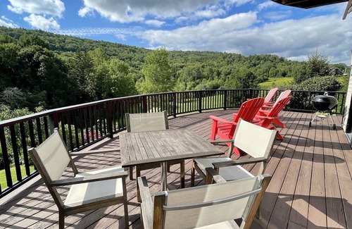 Moscow Villa | Spacious Villa with Beautiful Views and Great Energy!