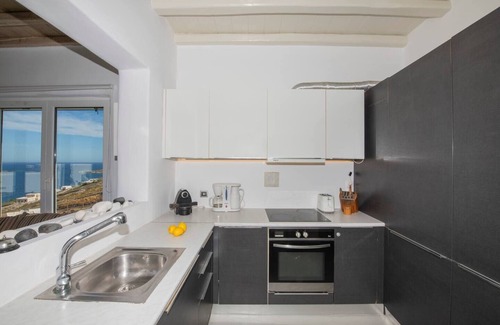 Agios Ioannis Villa | Spacious villa with extra beds to accommodate up to 13 persons and private pool