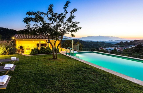Kare Villa | Spacious villa with full privacy & nature views!