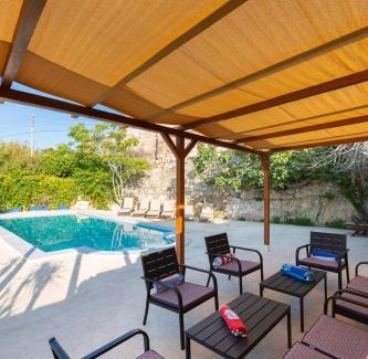 St. Paul's Bay Villa | Spacious Villa with Private Pool & BBQ in St'Pauls by 360 Estates