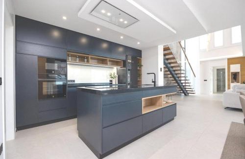 Santa Ponsa House | Spacious Villa with Private Patio, big garden