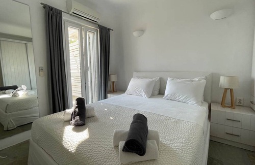 Paradise Villa | Spacious Villa with Private Pool & Shared infinity pool, Sea view, Gym, Pool-bar