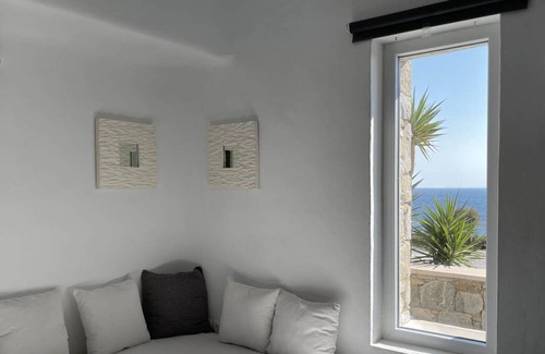 Paradise Villa | Spacious Villa with Private Pool & Shared infinity pool, Sea view, Gym, Pool-bar