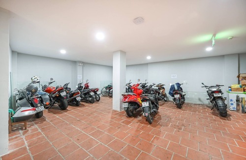 District 3 Apartment | Spacious Studio in Le Van Sy, District 3 - Walk to everywhere